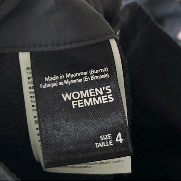 ARC’TERYX Black Women’s Cargo Shorts size 4 - Picture 10 of 11